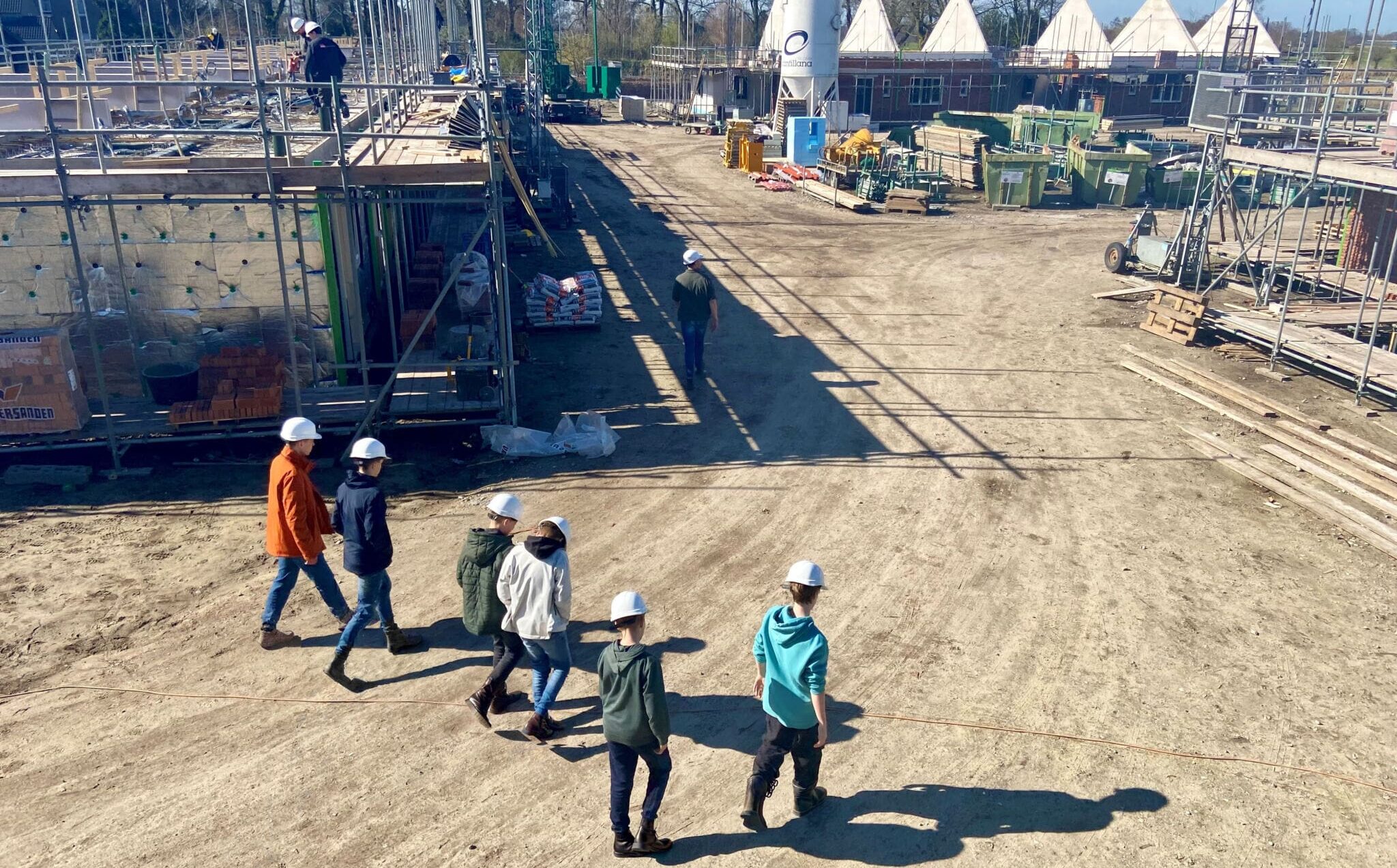 Leerlingen Fioretti College en Elde College ontdekken bouwplaats in Keldonk